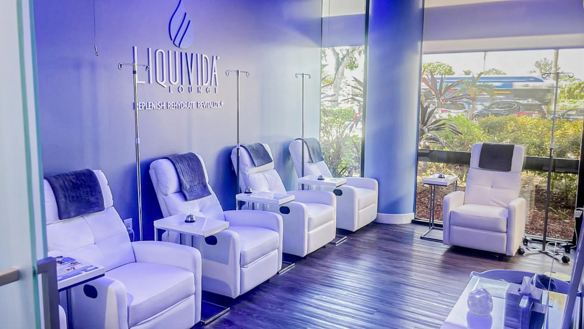 IV Lounge